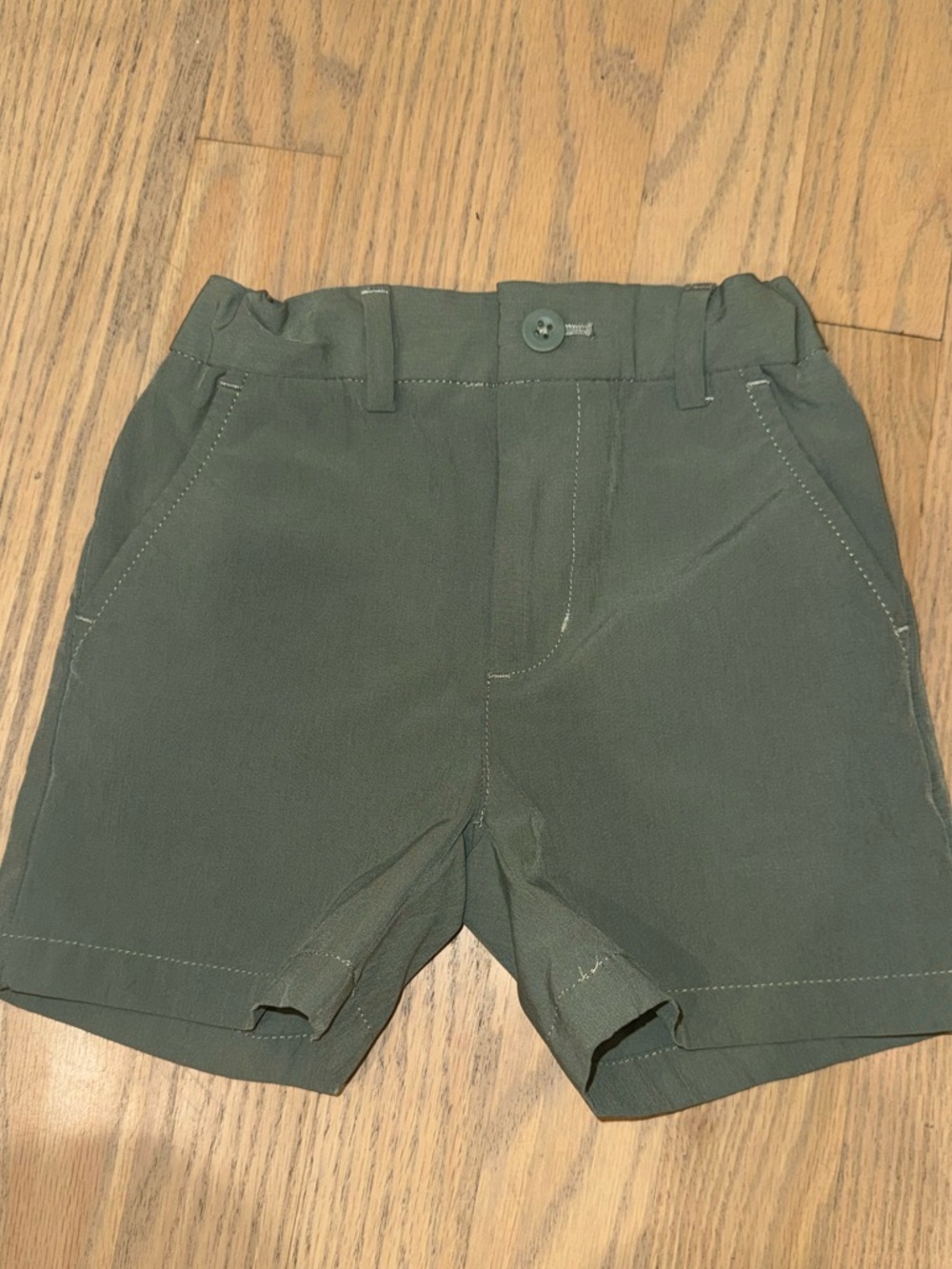 Vineyard Vines Boys Performance stretch Shorts Green 3T